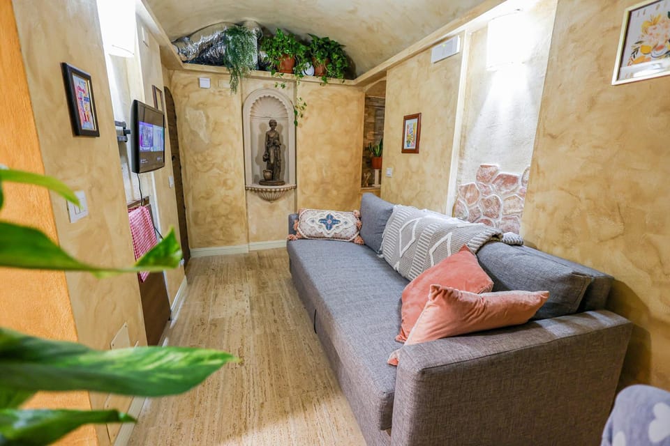 Charming Private Underground Roman Retreat Self Check-In B Apartment in Rome