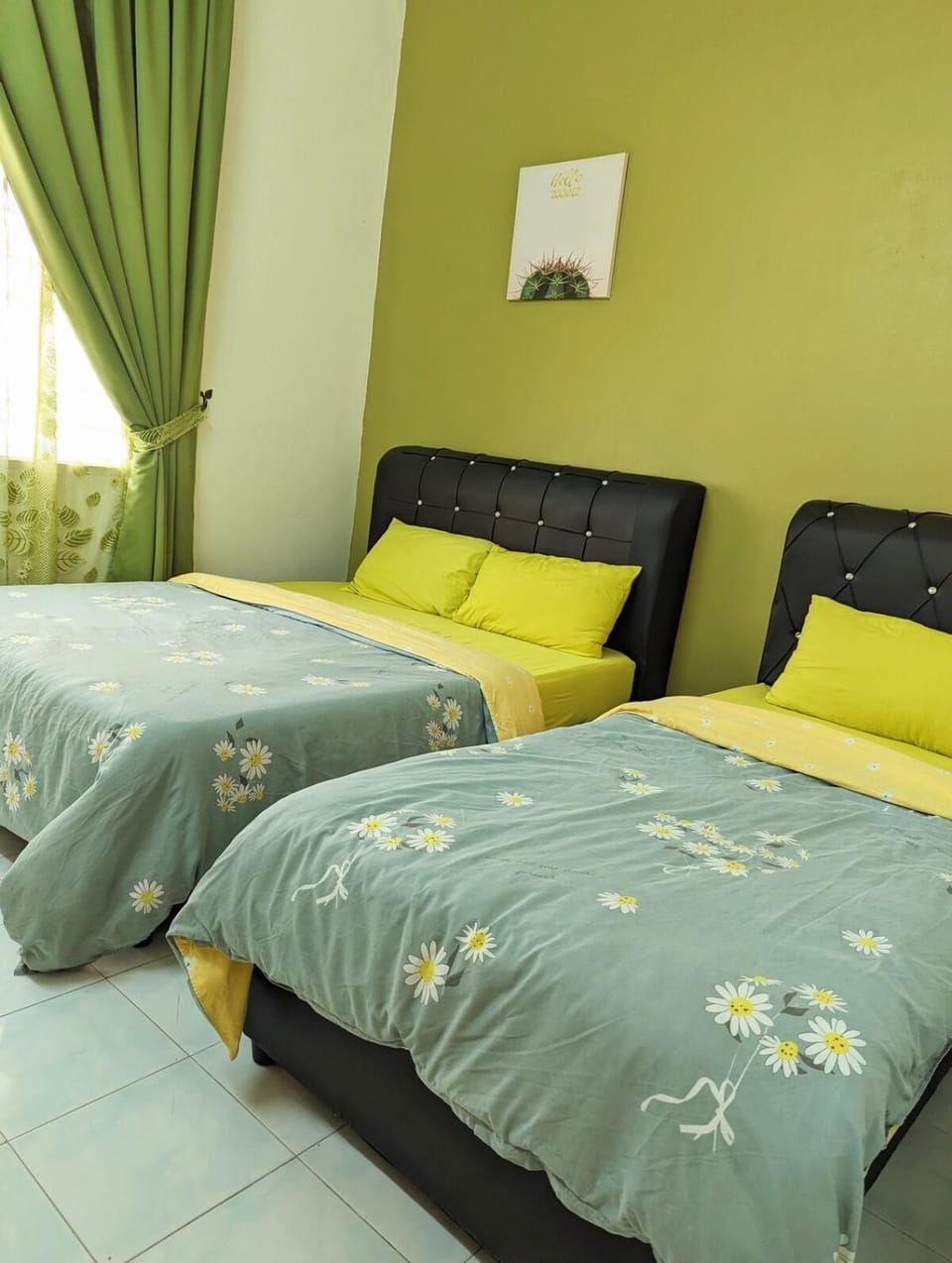 Orchid Homestay, 4 bedroom, spacious, 5 minutes to Menara Condong House in Perak Tengah District