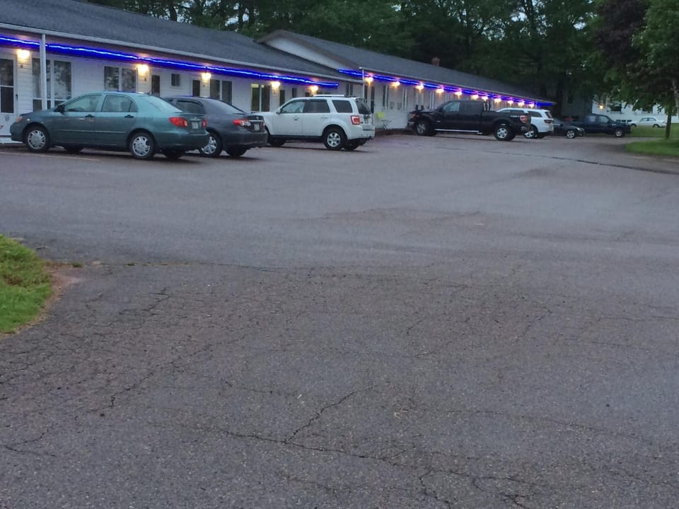 Carleton Motel and Coffee Shop Bed and Breakfast in Prince Edward County