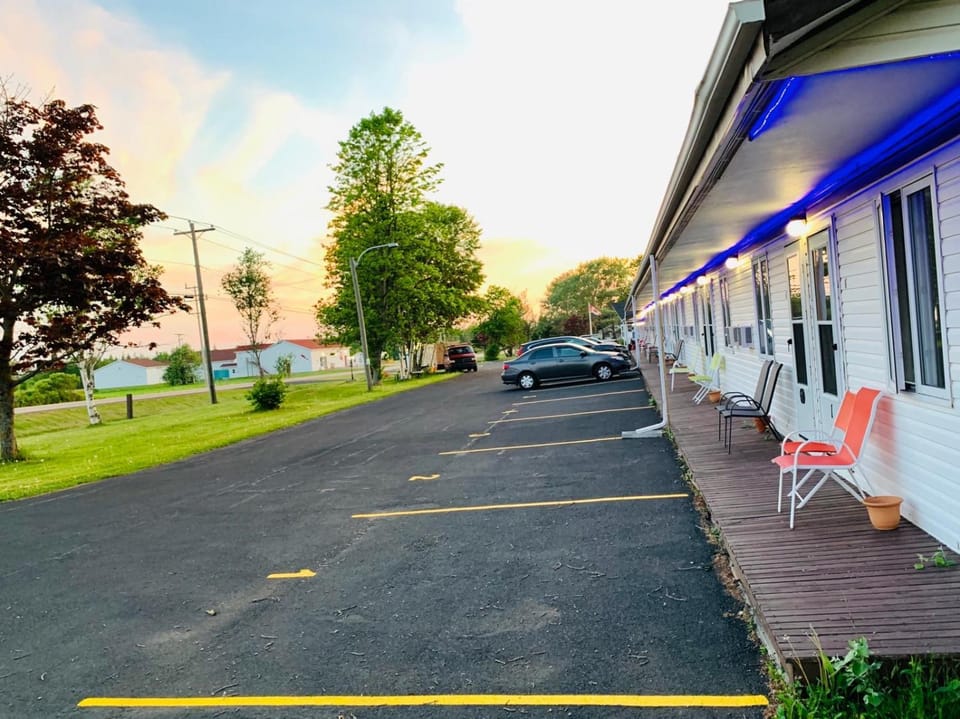 Carleton Motel and Coffee Shop Bed and Breakfast in Prince Edward County