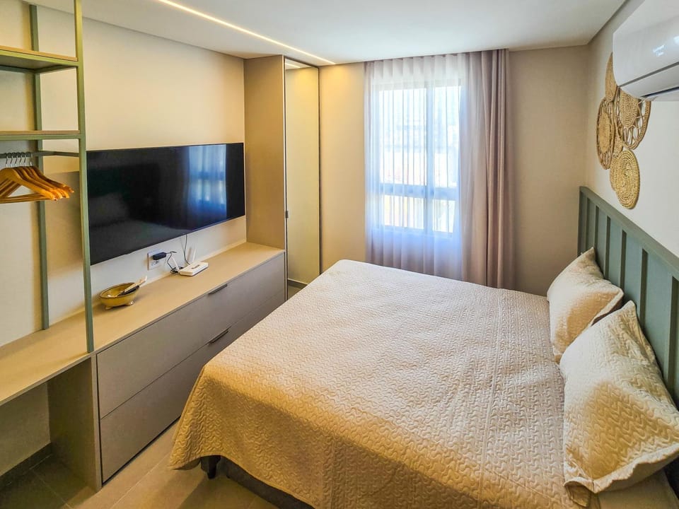 Communal lounge/ TV room, Bed, TV and multimedia, Photo of the whole room, Evening entertainment, Bedroom, towels, wardrobe