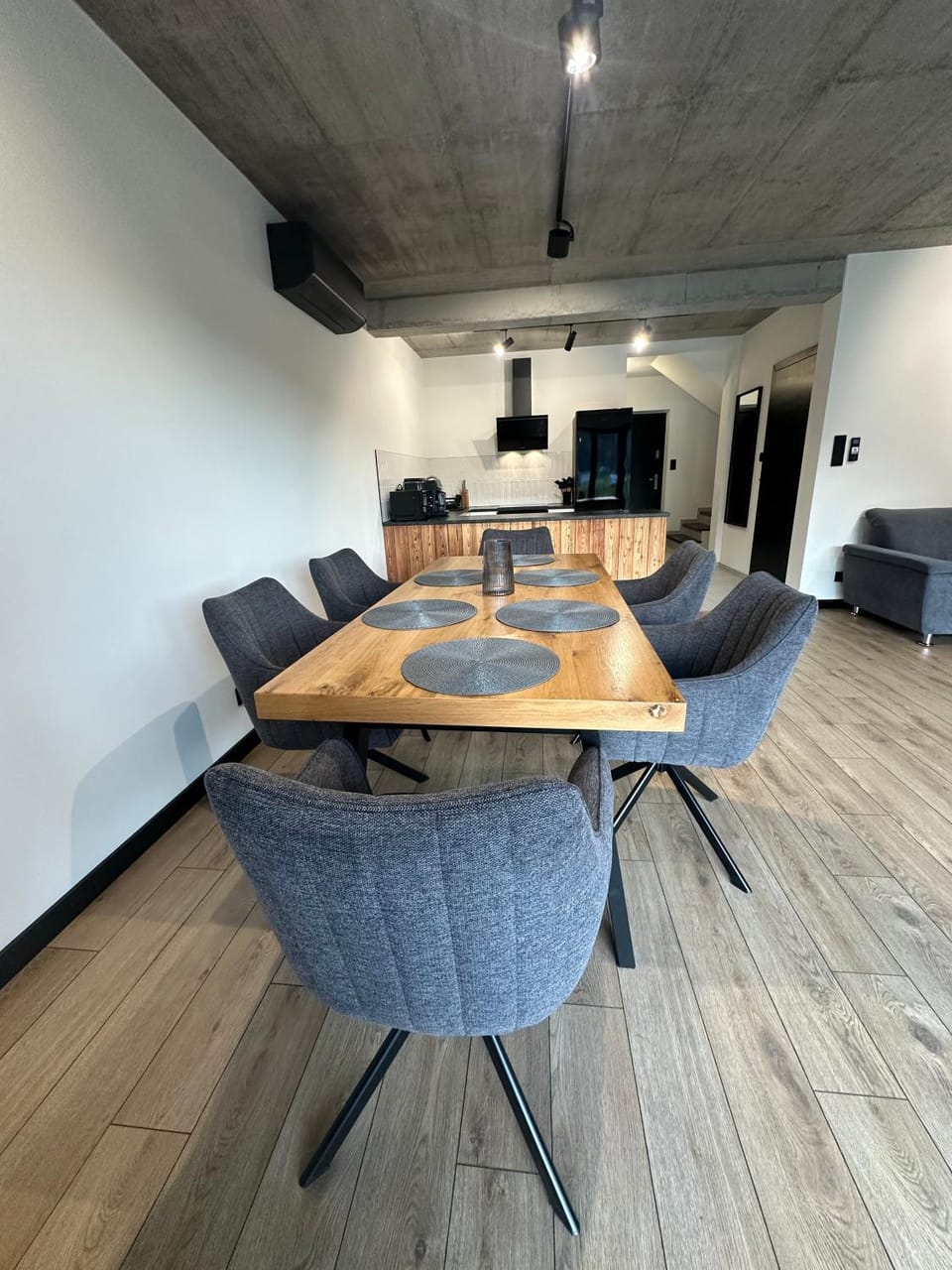 Communal lounge/ TV room, Kitchen or kitchenette, Living room, Seating area, Dining area