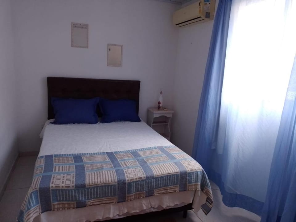 Bed, Bedroom, air conditioner