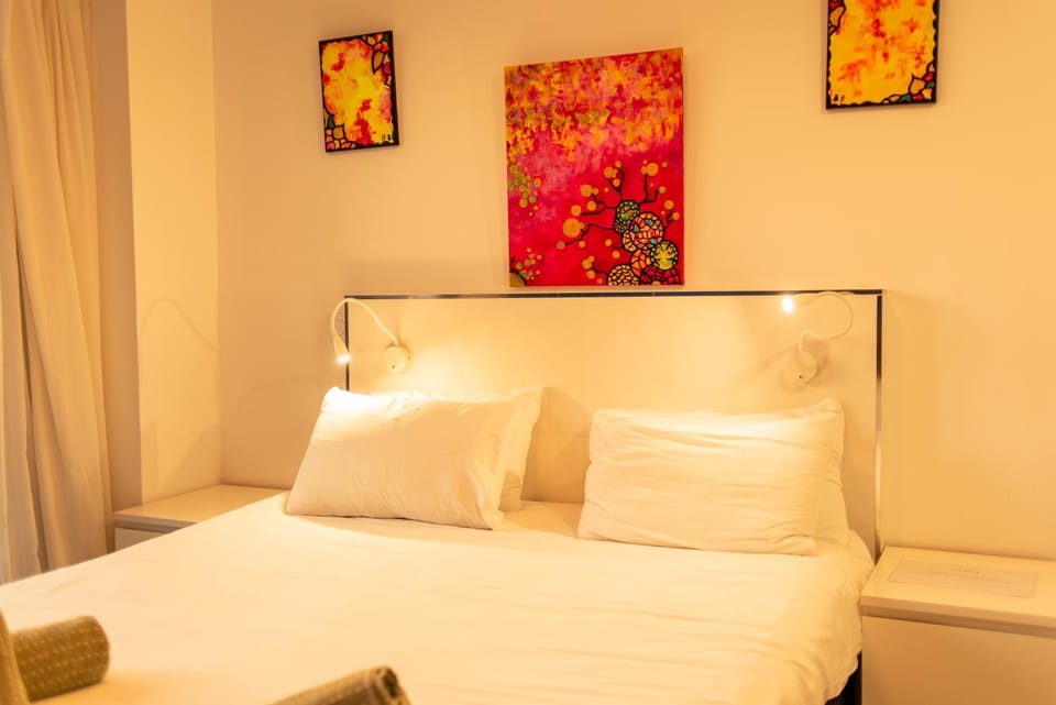 Bed, Photo of the whole room, Decorative detail, Bedroom