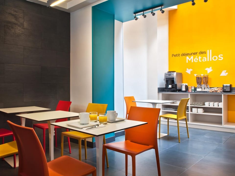 Restaurant/places to eat, Buffet breakfast