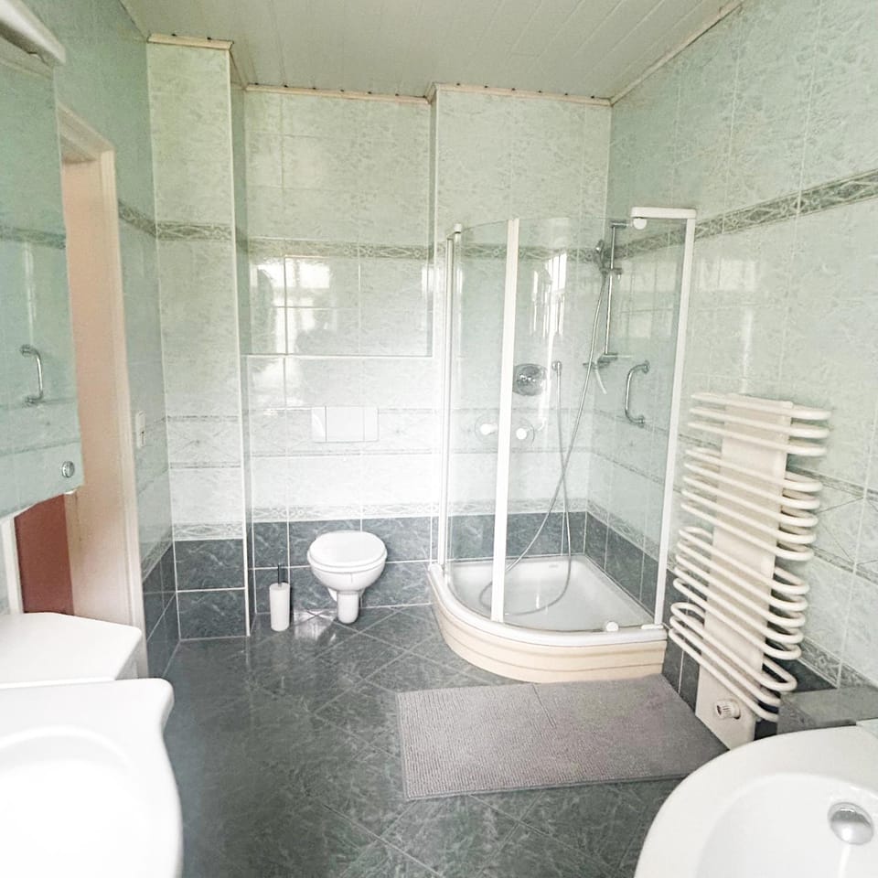 Altbau Ferienwohnung, Privatstellplätze - NEU Apartment in Nordhausen
