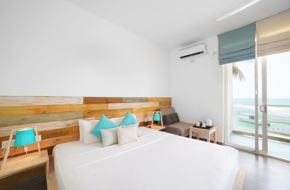 Bed, View (from property/room), Balcony/Terrace, Bedroom, Sea view, air conditioner