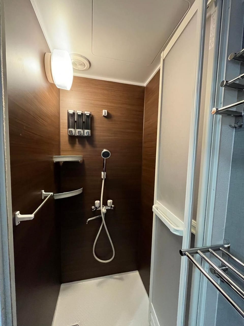 Mi-Casa奄実くらふと一棟貸し宿名瀬市街地 Apartment in Japan