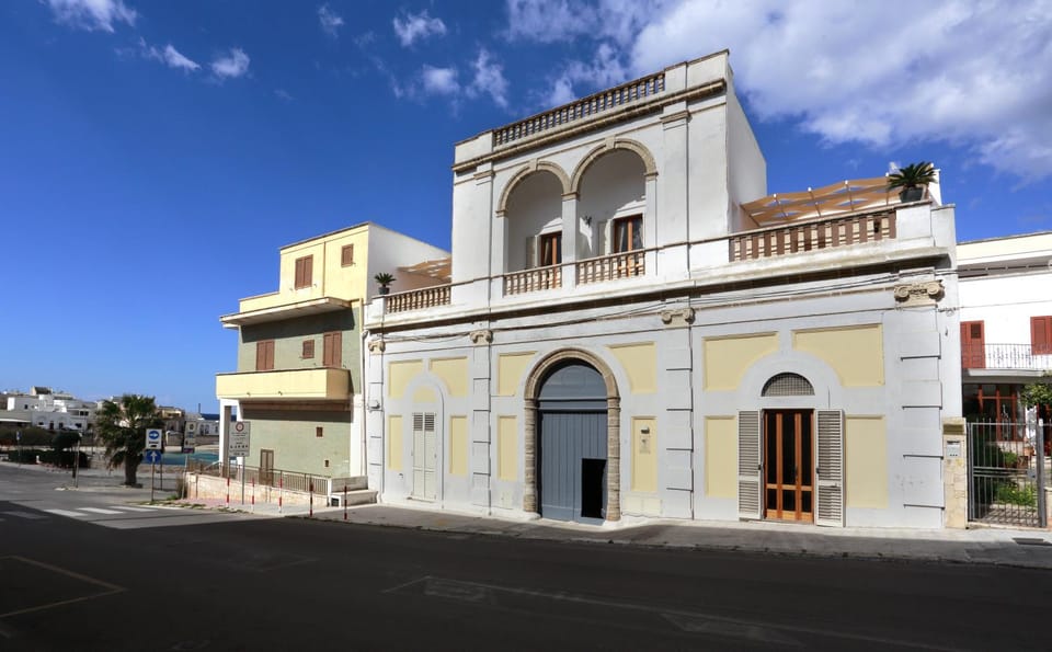 Property building, Street view
