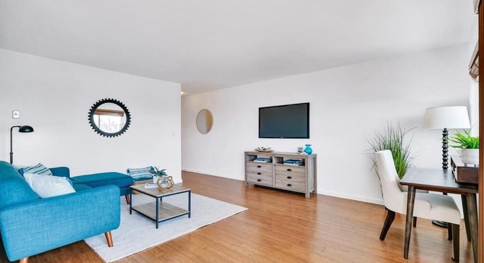 Ocean View One Bedroom Condo Near the Beach Apartment in Redondo Beach