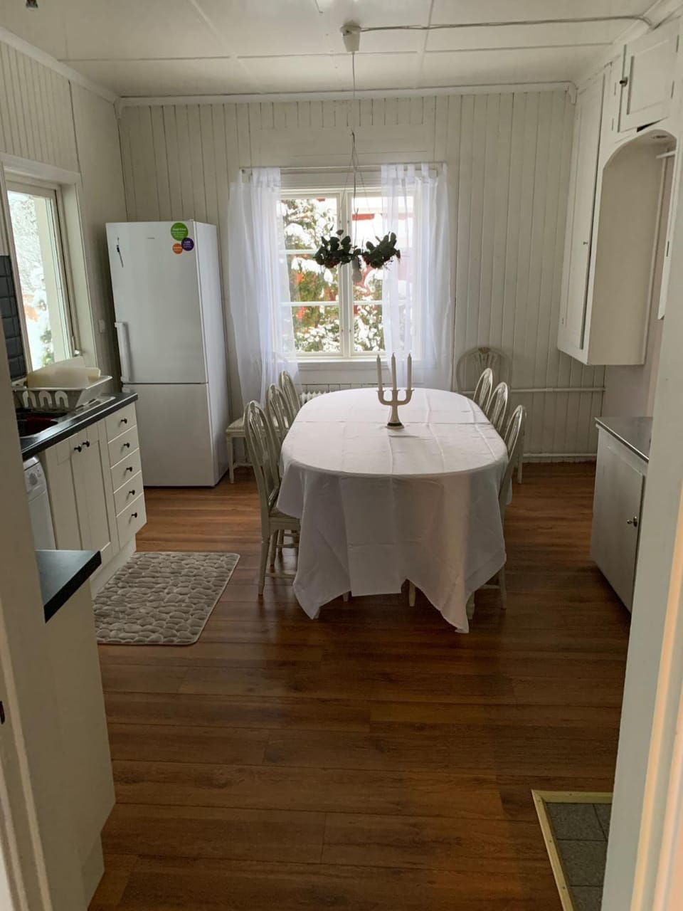 Kitchen or kitchenette, Photo of the whole room, Dining area