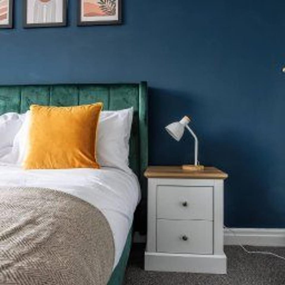 Central Hartlepool - Sleeps 6 - Parking - Sea Side House in Hartlepool