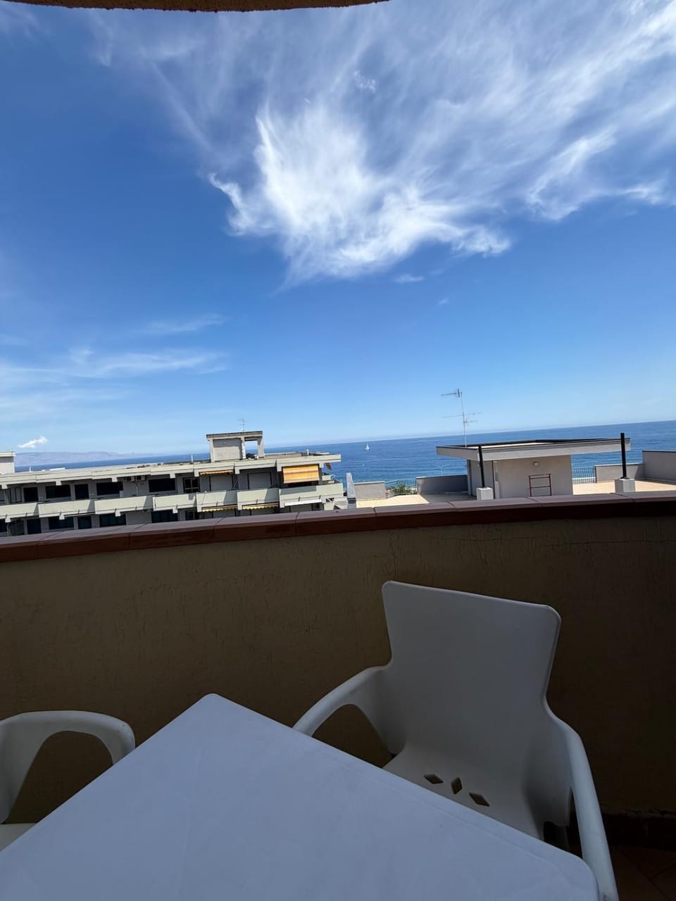 Houseventidue Vacation Home Beachfront Roccalumera Apartment in Sicily