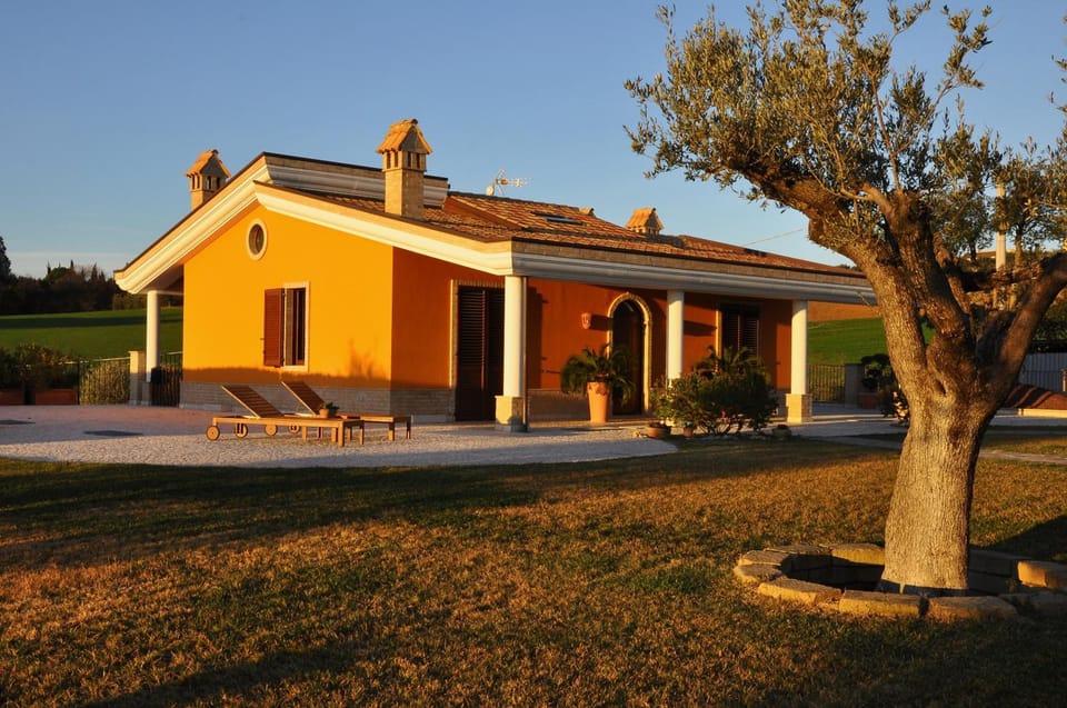 Property building, Day, Garden, Solarium, Garden view