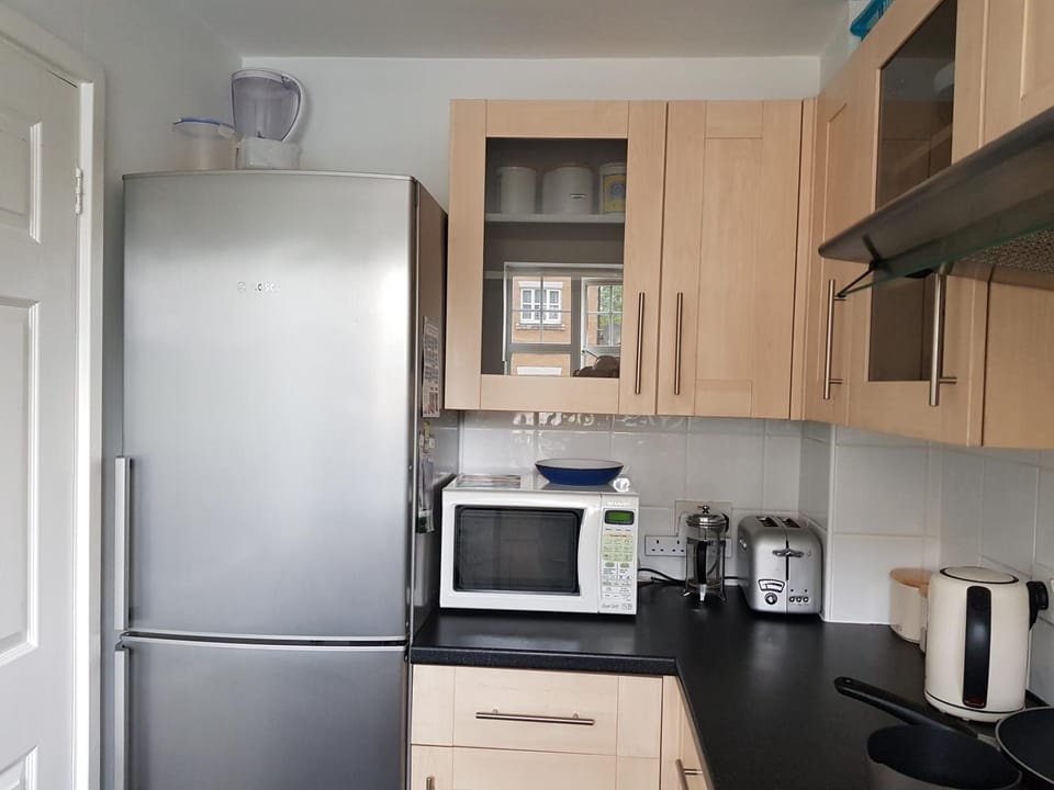 Cosy 2 Bed House, Bishops Stortford Apartment in East Hertfordshire District