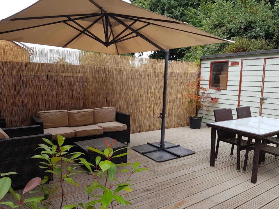 Cosy 2 Bed House, Bishops Stortford Apartment in East Hertfordshire District