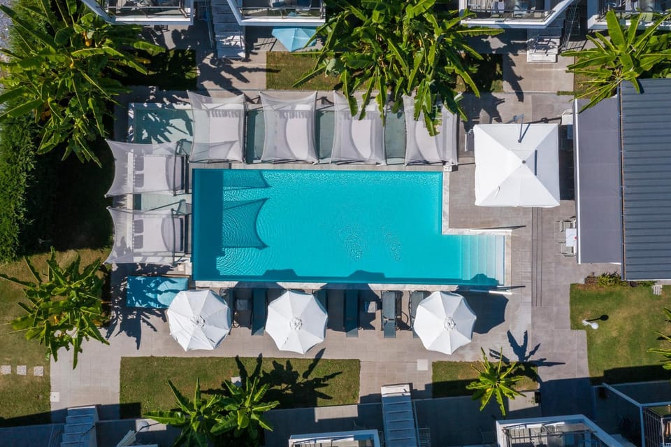 Property building, Day, Bird's eye view, Pool view, Swimming pool, sunbed