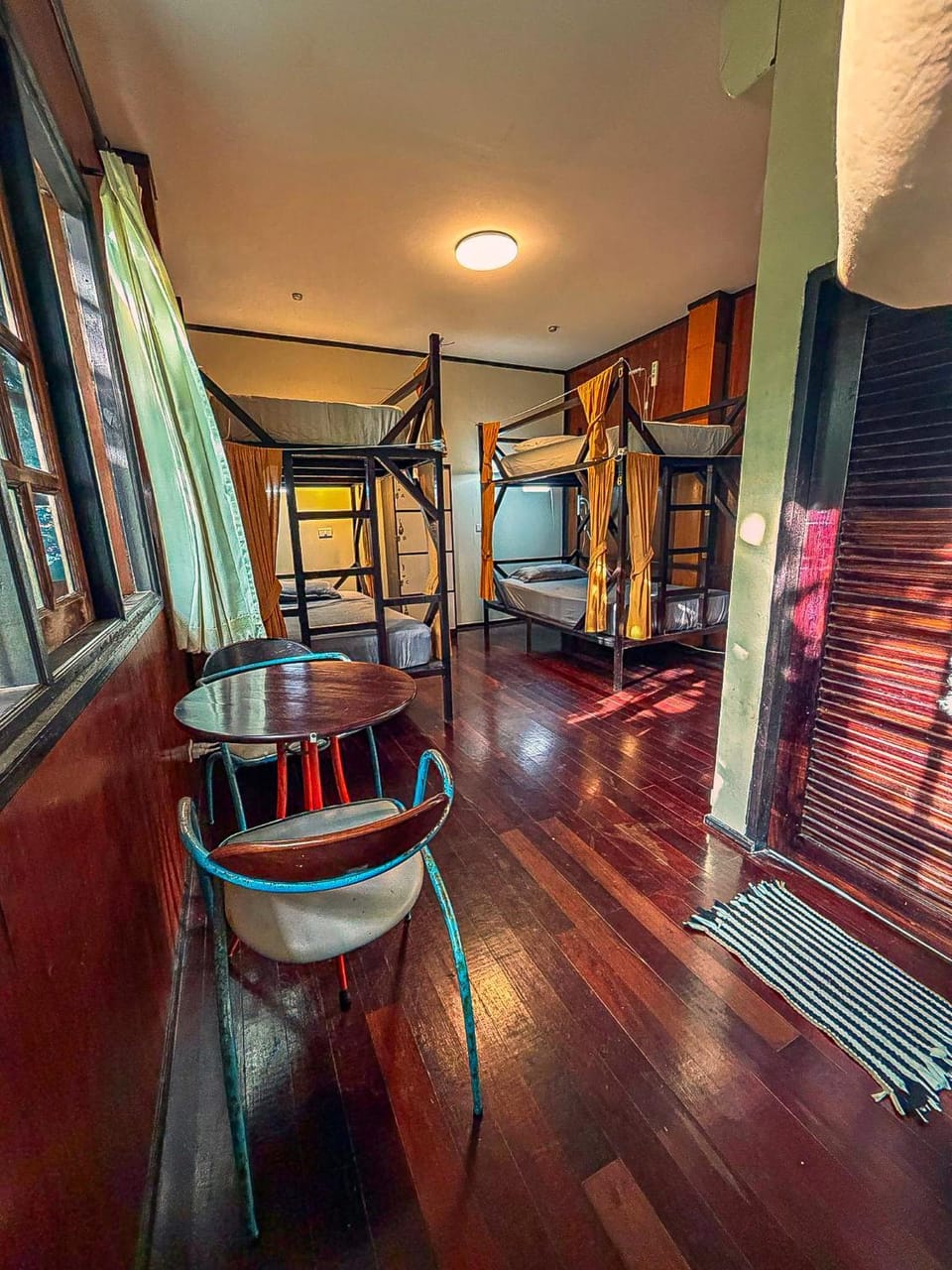 Bedroom, bunk bed