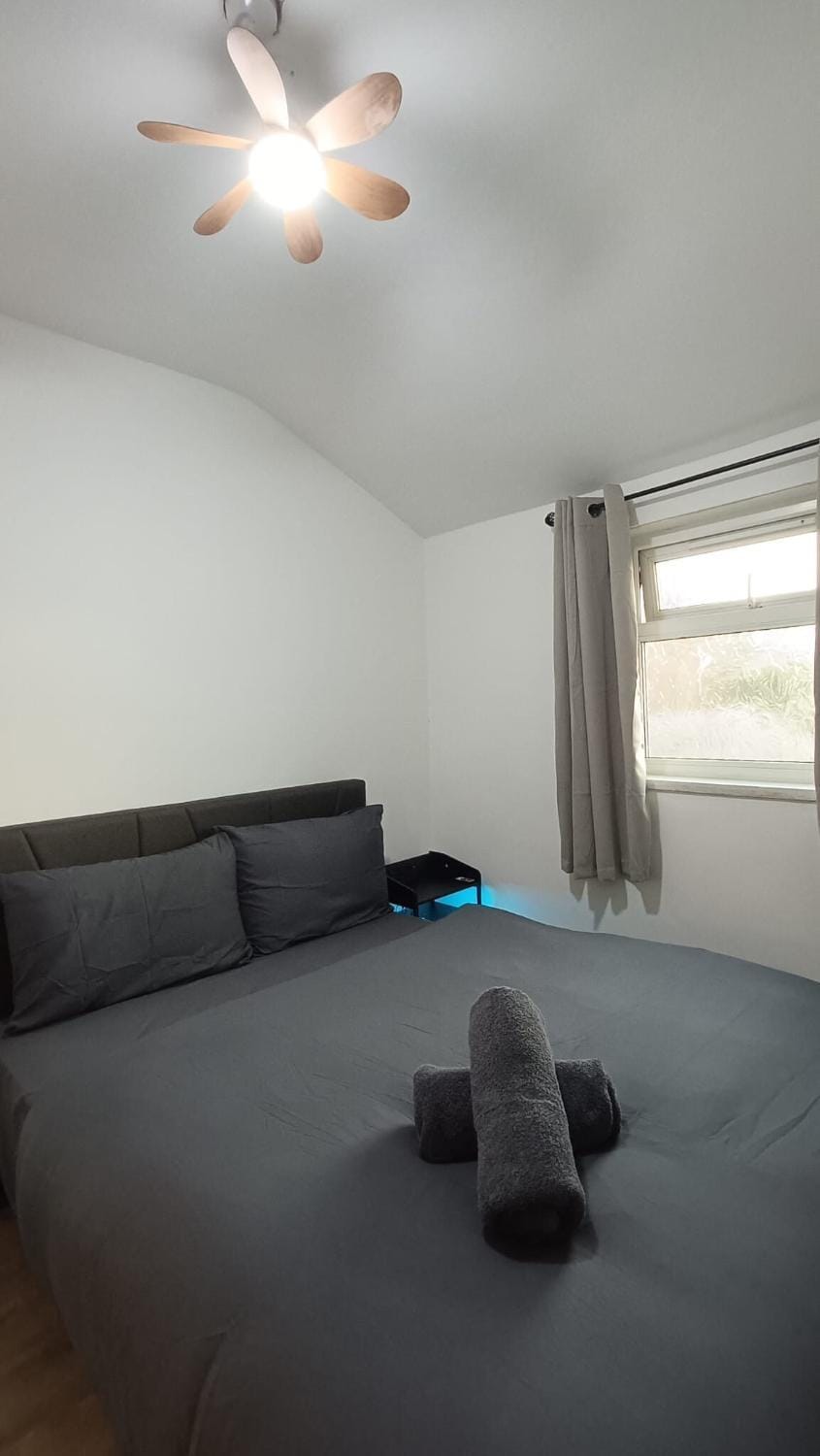Hot Tub & Pool Table Getaway Opposite Stadium! Apartment in Cardiff