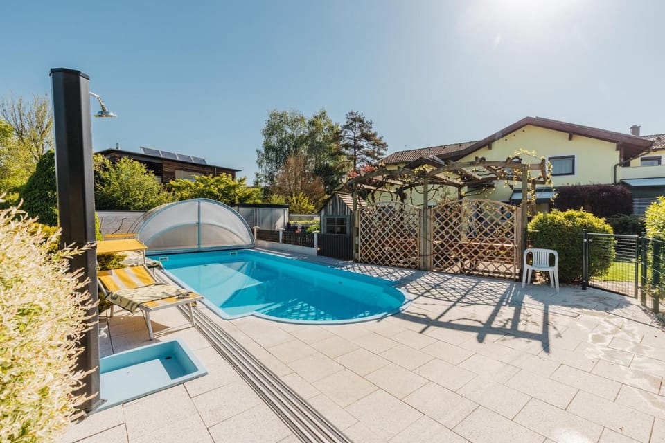 Day, Natural landscape, Pool view, Swimming pool, sunbed
