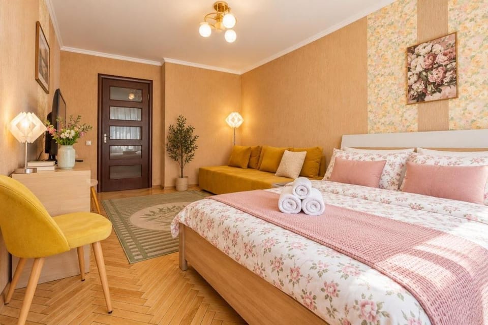 Затишні апартаменти біля метро Мінська Apartment in Kiev City - Kyiv