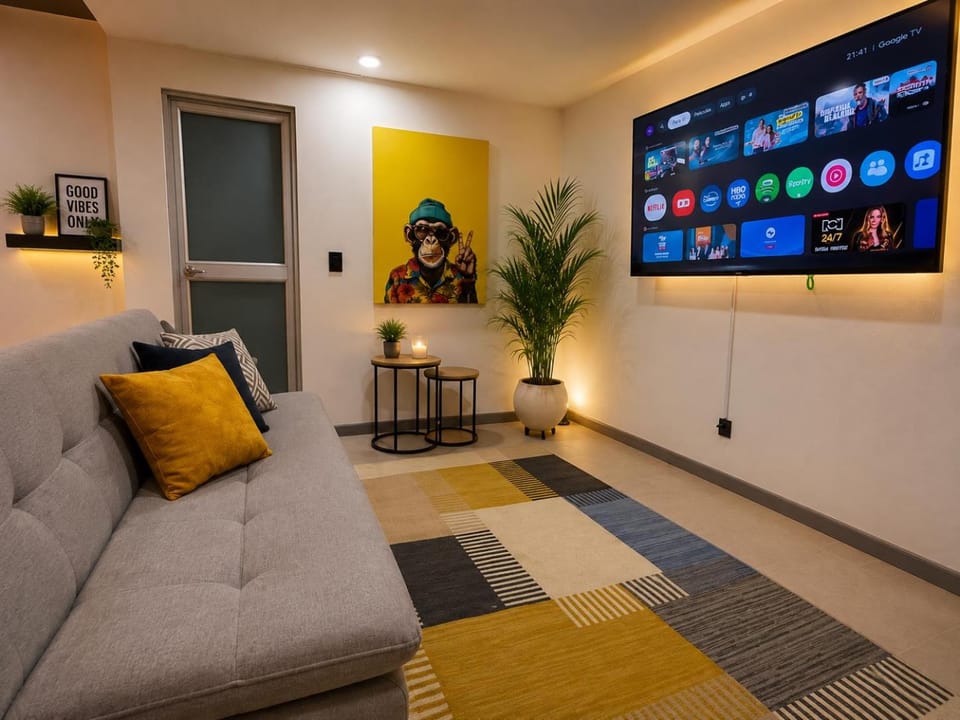 Communal lounge/ TV room, TV and multimedia