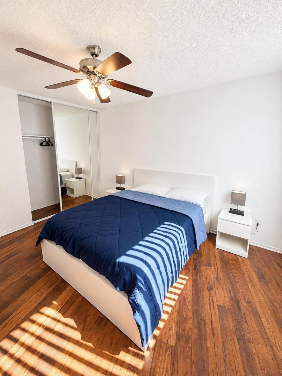 Ocean Charm Beachfront Getaway by Redondo Pier Apartment in Redondo Beach