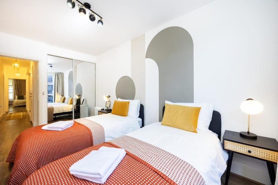498 Edgware Road Flat 2 House in City of Westminster