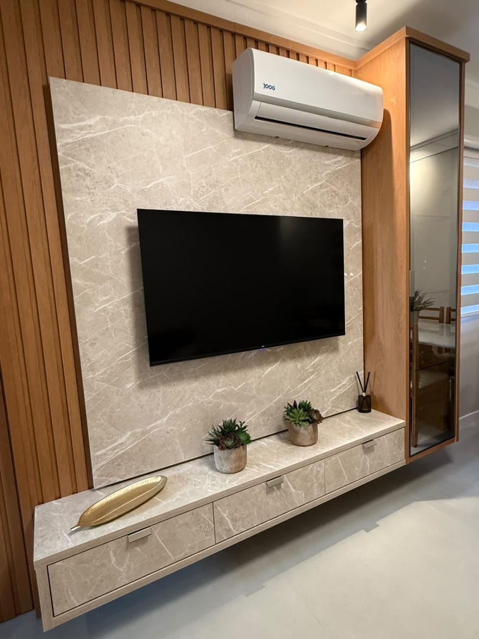 TV and multimedia, air conditioner