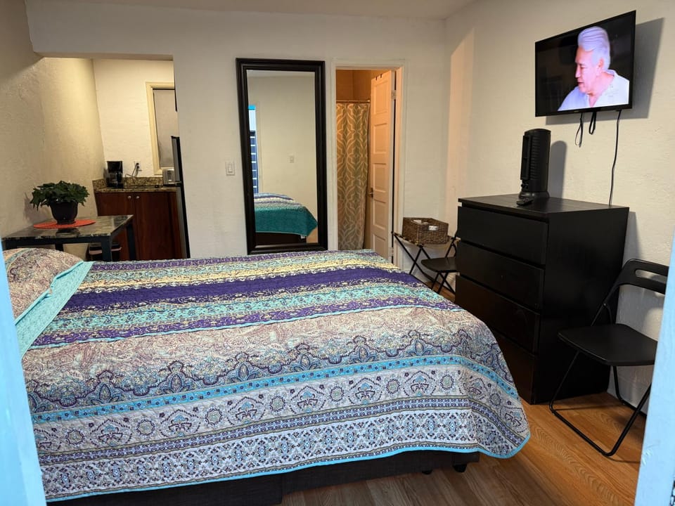 Studio The Grove Apartment in Coconut Grove
