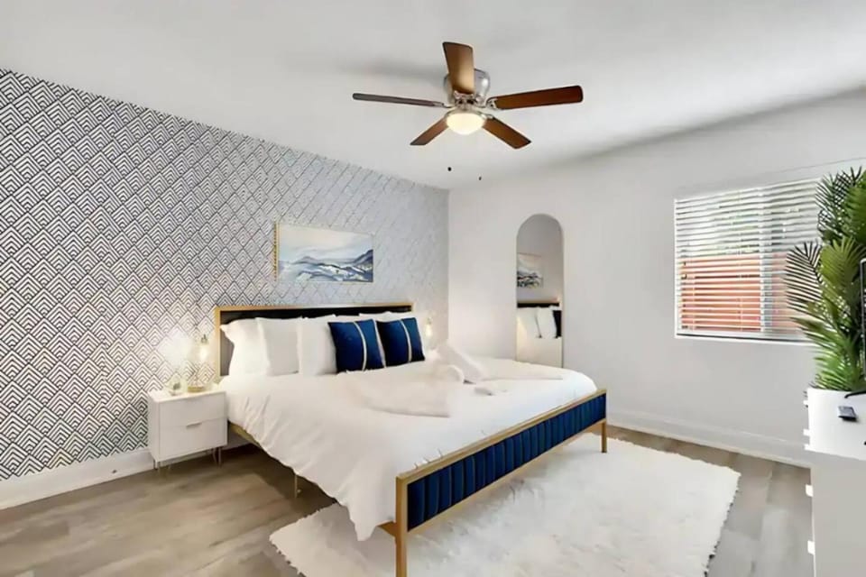 2BR-UNIT in South Tampa FREE Pool Gym and Parking Apartment in Tampa