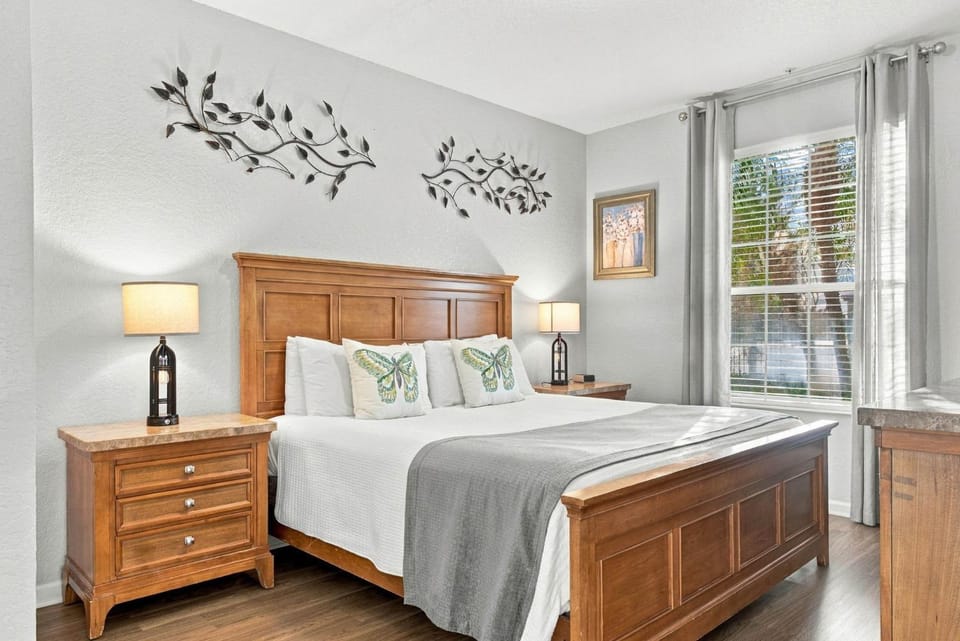 The Orlando Vacation and Work Spot 3BR Sleeps 8 Apartment in Orlando