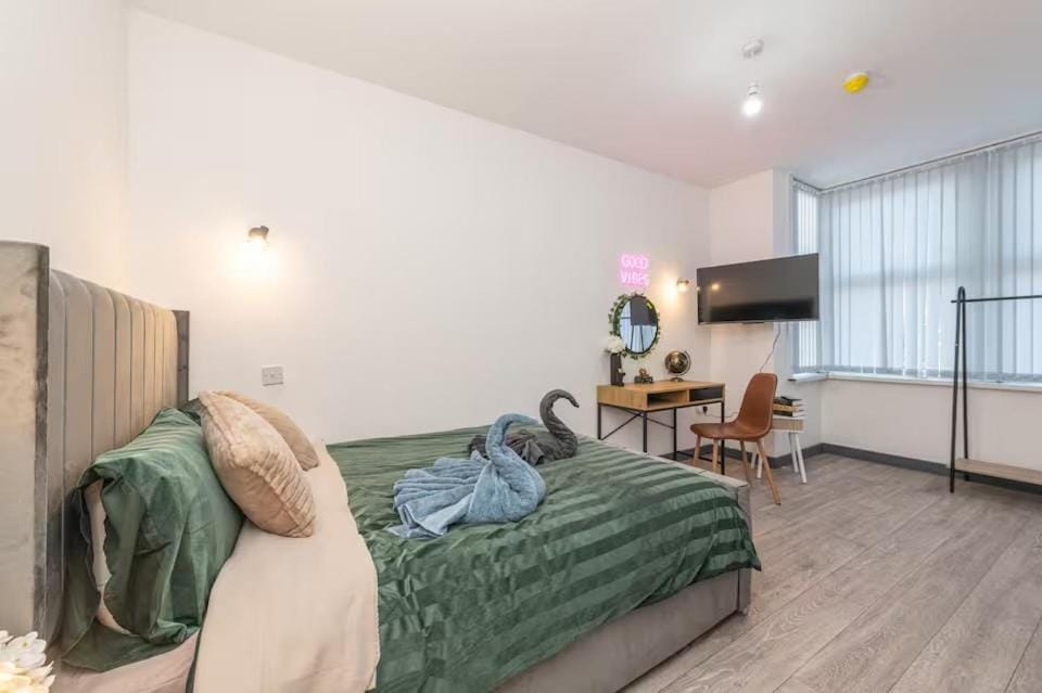 Flat Near Leeds City Centre & Elland Road Stadium Apartment in Leeds
