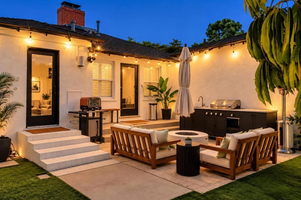 Patio, BBQ facilities, Seating area, fireplace