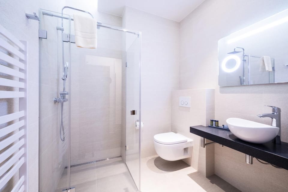 Shower, Toilet, Bathroom