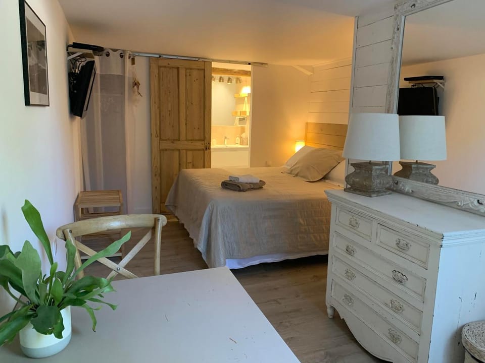 Appart'hôtel 27 le lion d'or Apartment hotel in Malaucène