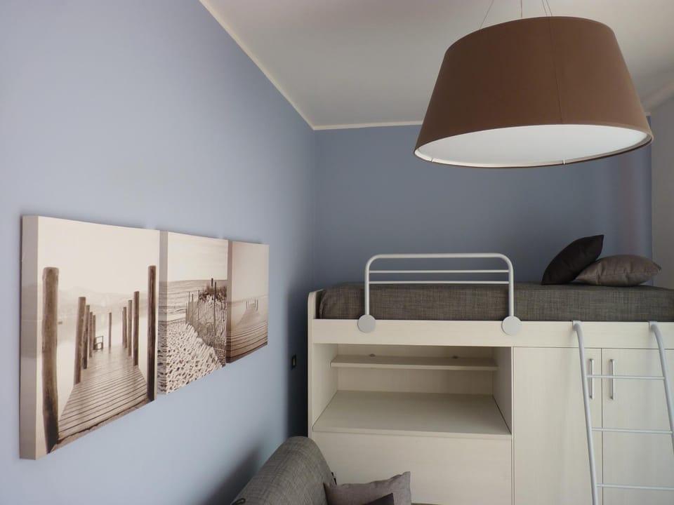 bunk bed