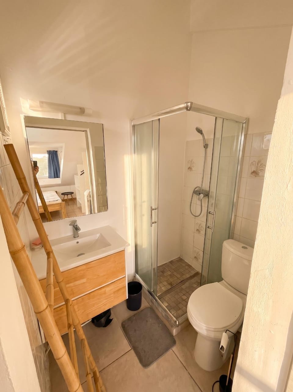 Shower, Toilet, Bathroom, towels