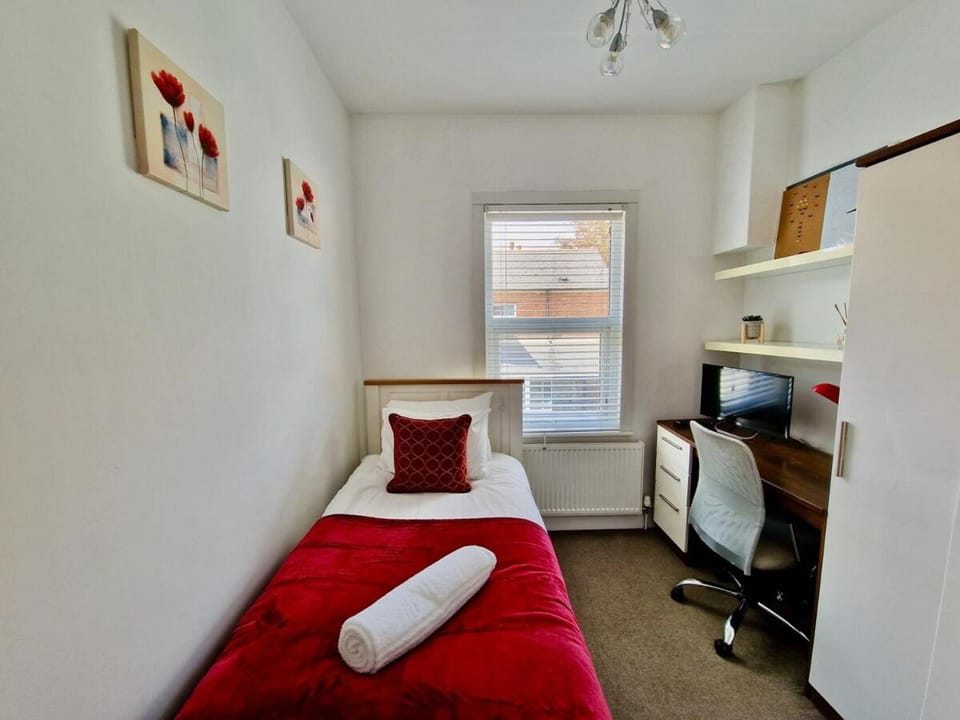 Earlsdon Guesthouse Pvt Room & Bath Free Apartment in Coventry