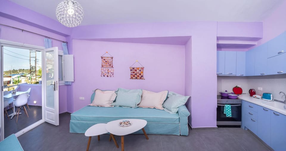 TV and multimedia, Kitchen or kitchenette, Seating area