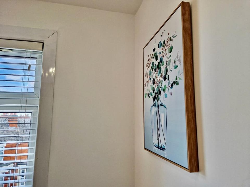 Earlsdon Guesthouse Pvt Room Bath w Free Parking Apartment in Coventry