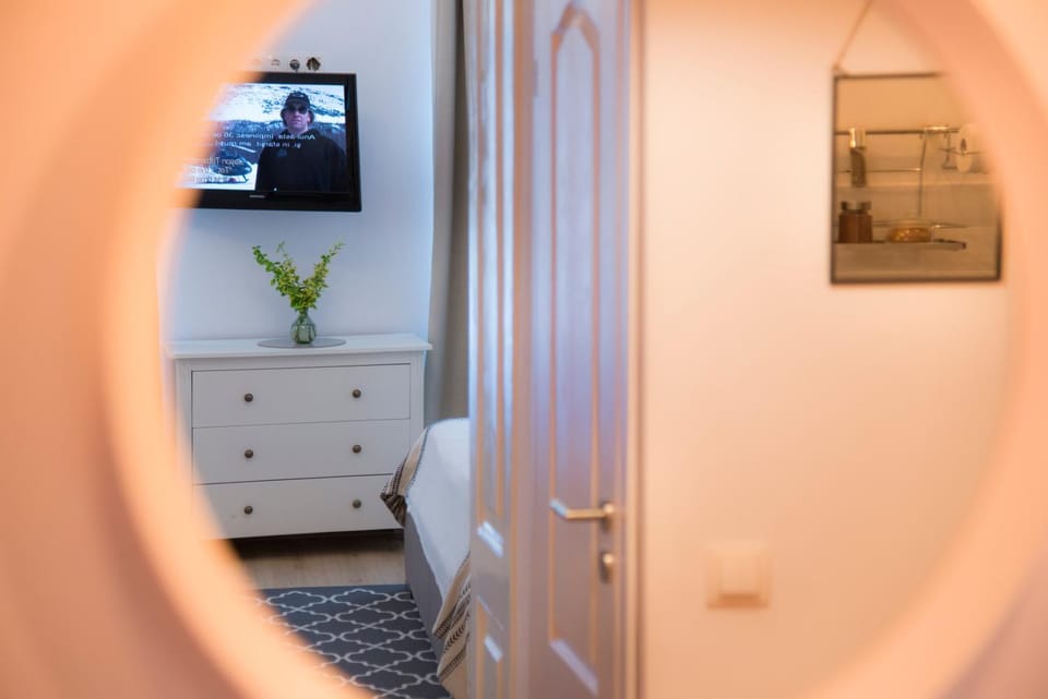 Living room, Entertainment