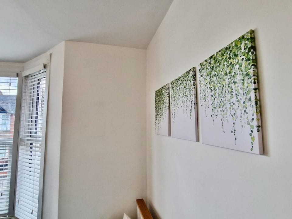 Earlsdon Guesthouse Pvt Room w Ensuite & Parking Apartment in Coventry