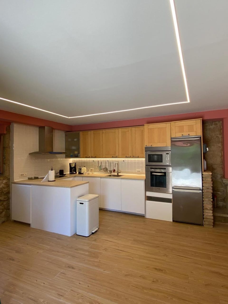 Kitchen or kitchenette, dishwasher, oven, pet friendly, stove, toaster