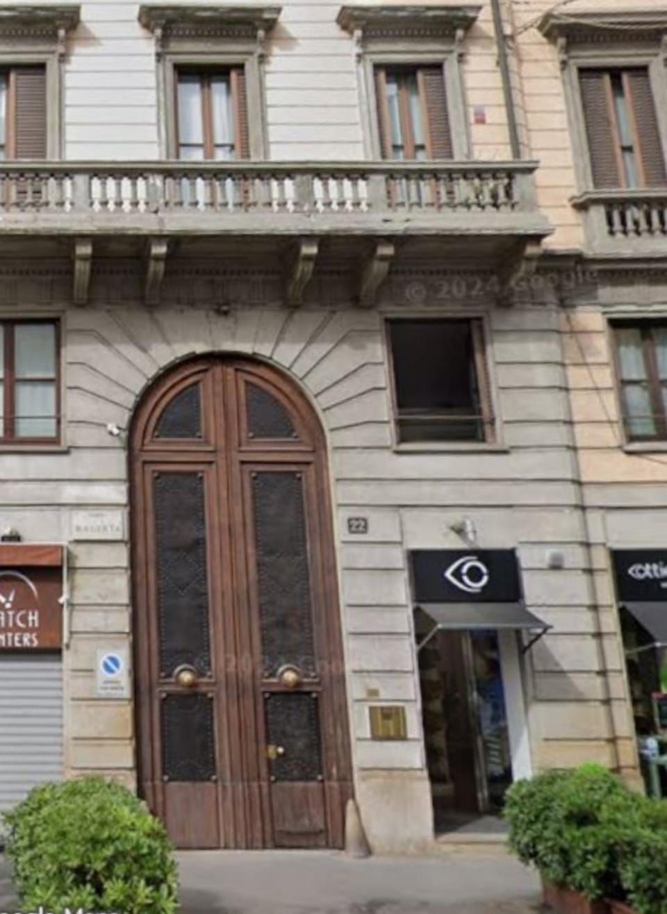 Property building, Facade/entrance