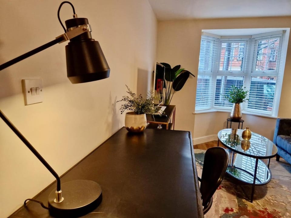 Stylish Apt in Trendy Earlsdon Free Parking Apartment in Coventry