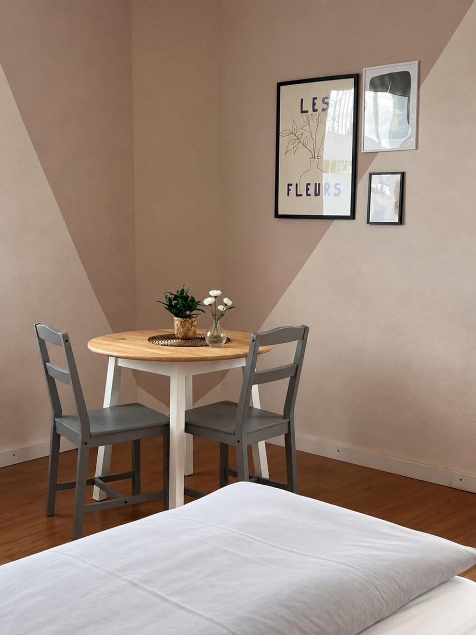 F&E große Unterkunft für bis zu 8 Personen Apartment in Stuttgart