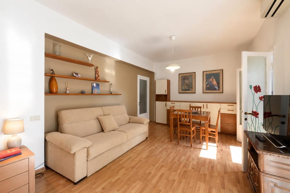 TV and multimedia, Living room, Dining area