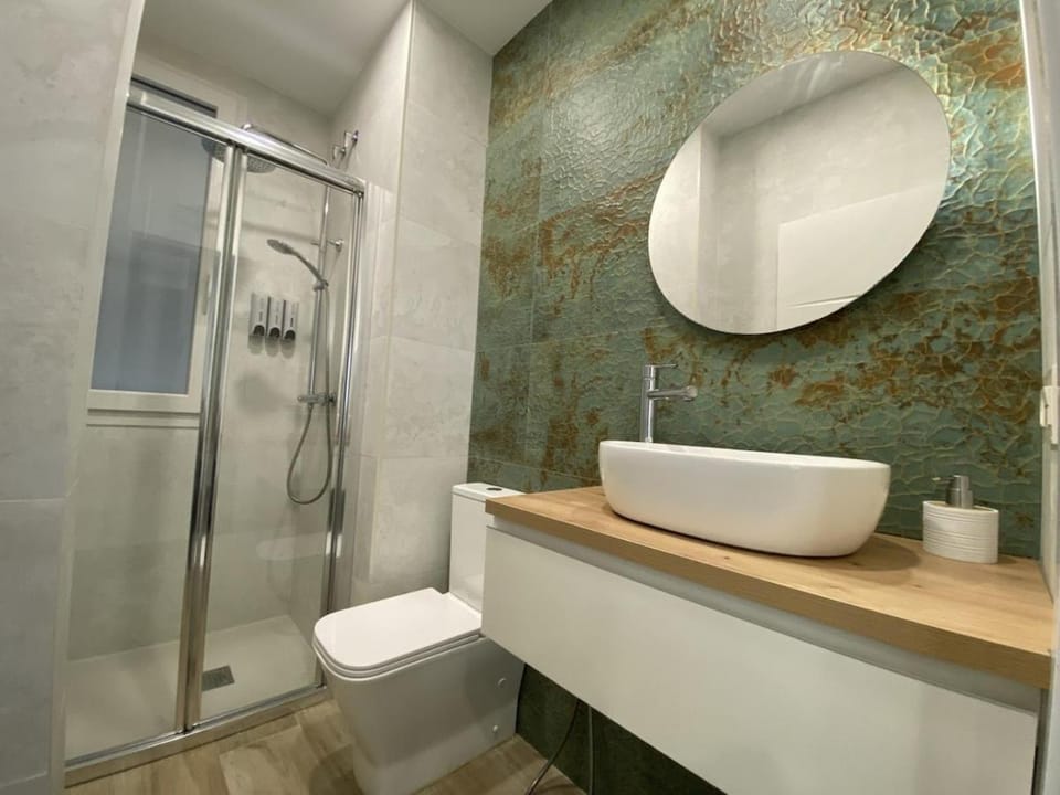 Shower, Bathroom, towels