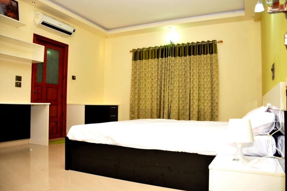 Shamrock Home Stay (5-Bedroom Bungalow) Bed and Breakfast in Kerala